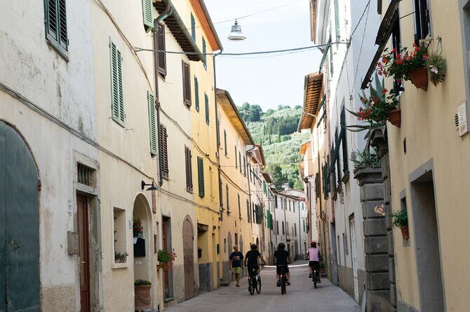 Montecarlo E-Bike One Day Tour with Lunch and Tasting - The Value of the Experience