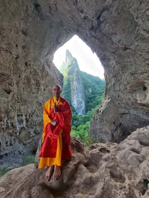 Monterrey: Enjoy a refreshing water crossing Cerro Agujerado - Key Points