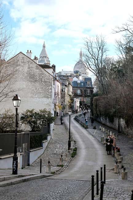 Montmartre for Art Lovers - Walking tour with Expert Guide - How the Tour Runs