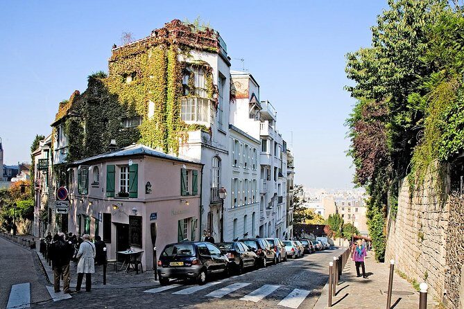 Montmartre Hidden Gems and Scenic Highlights Walking Tour - Analyzing the Value