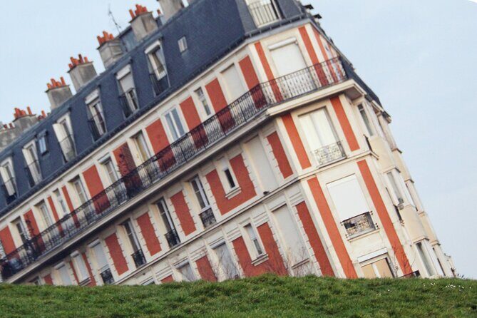 Montmartre Scavenger Hunt and Highlights Self-Guided Tour - Who Will Love This Tour?