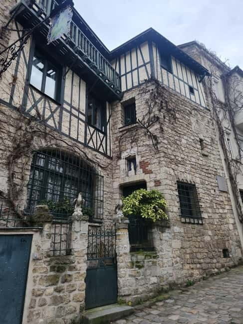 Montmartre: The Bohemian Heart of Paris - Who Should Consider This Tour?