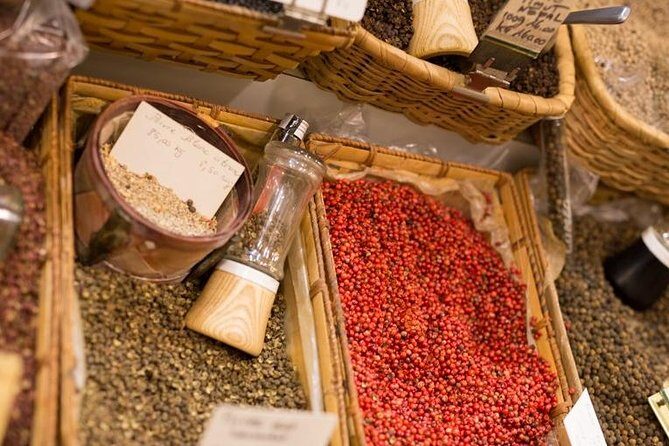 Montmartre The Private Food Tasting Tour with a French Gastronomy Expert - An In-Depth Look at the 3-Hour Montmartre Food Tour