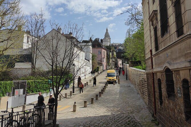 Montmartre Walking Guided Tour - Key Points