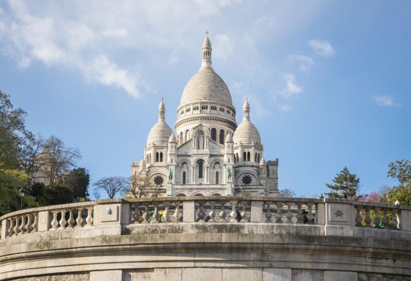 Montmartre Walking Tour in English - Discovering Montmartre: More Than Just a Neighborhood