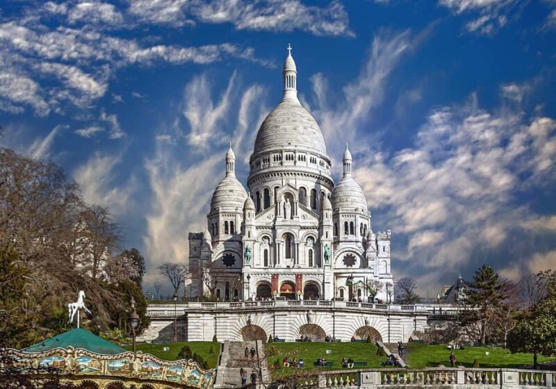 Montmartre Walking Tour with a Local Guide - Key Points