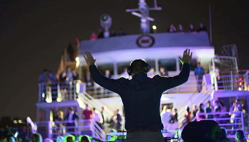 Montréal: 3 or 5-Course Dinner Cruise with DJ & Dancing - A Detailed Look at the Montréal Dinner Cruise Experience