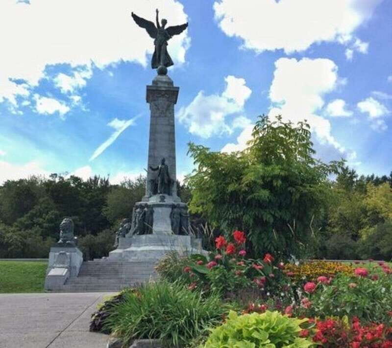 Montreal : Downtown & Underground Walking Tour with a Guide - Final Thoughts