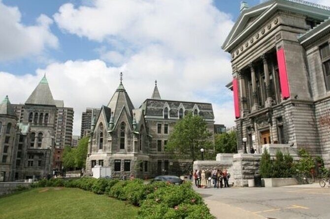 Montreal Downtown & Underground Walking Tour with a Guide - FAQs
