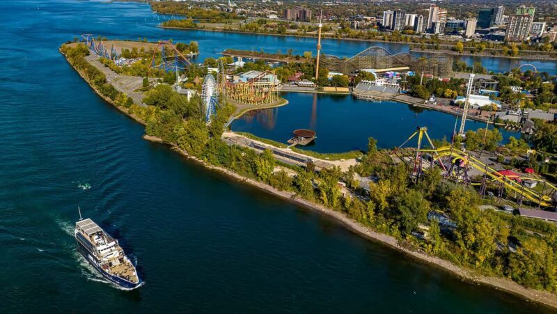 Montréal: Guided Sightseeing River Cruise - Key Points