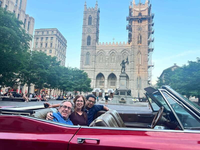 Montréal: Guided Tour in Vintage Convertible Cadillac - Key Points