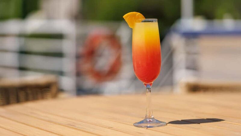 Montréal: Weekend River Brunch Cruise - Scenic Views and Landmarks