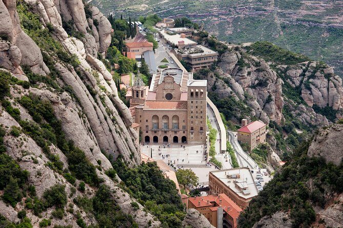 Montserrat Private Guided Tour with Pick up - Who Is This Tour Best For?