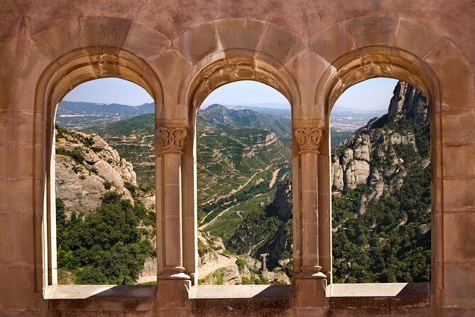 Montserrat Private Guided Tour with Pick up - Final Word