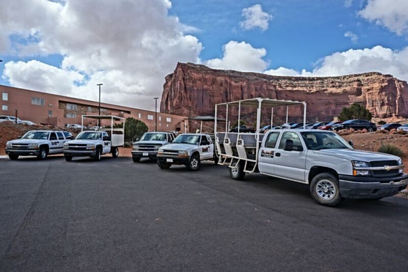 Monument Valley: Guided Sunset Tour - Key Points