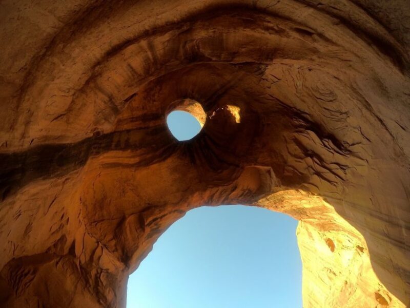 Monument Valley: Scenic 2.5-Hour Guided Tour - Key Points