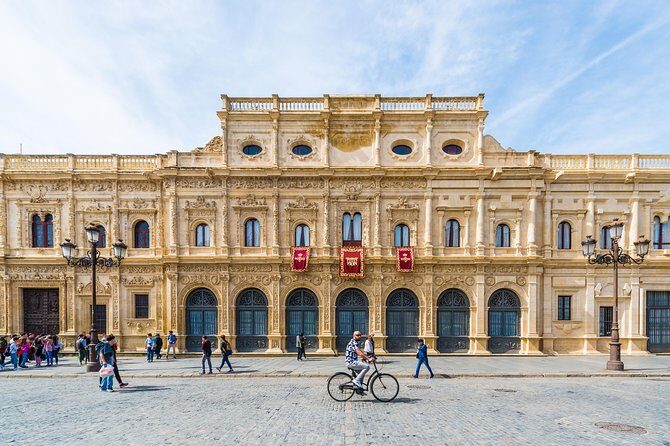 Monumental Economic tour with booking fee Seville - FAQ