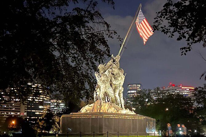 Monumental Moonlight Private Guided Bus Tour in Washington - Key Points