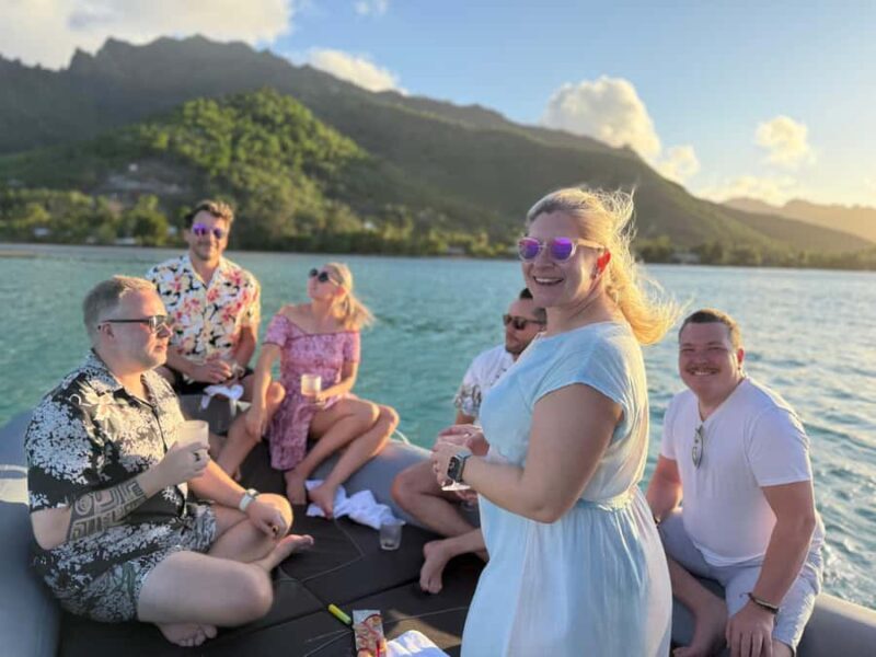 Moorea: Private Sunset Cruise with Champagne & Snorkeling - What Travelers Say