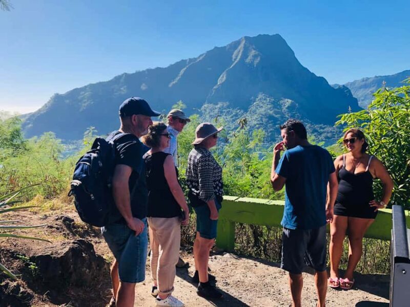 Moorea:4X4 safari excursion between land and sea with lunch - Key Points