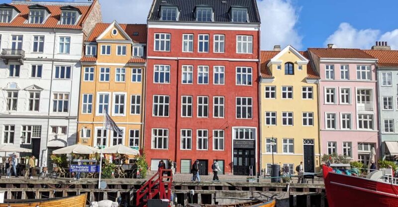 Mop in the heart of Copenhagen - private guided tour in French - What to Expect From the Tour
