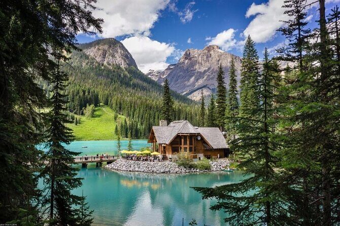 Moraine Lake, Louise, Emerald Lake, Johnston Canyon, Banff Town - The Sum Up