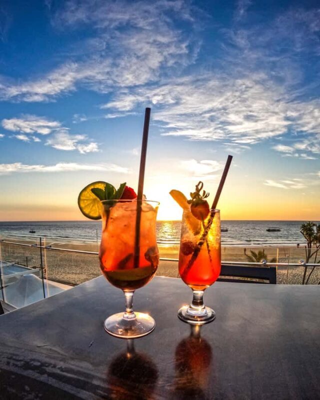 Moreton Island: Desert Safari Tour & Dolphin Viewing - Key Points