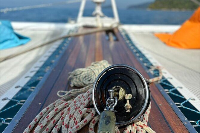 Morning Charter Cruise Experience in Kota Kinabalu - Lunch Onboard: A Simple but Satisfying Meal