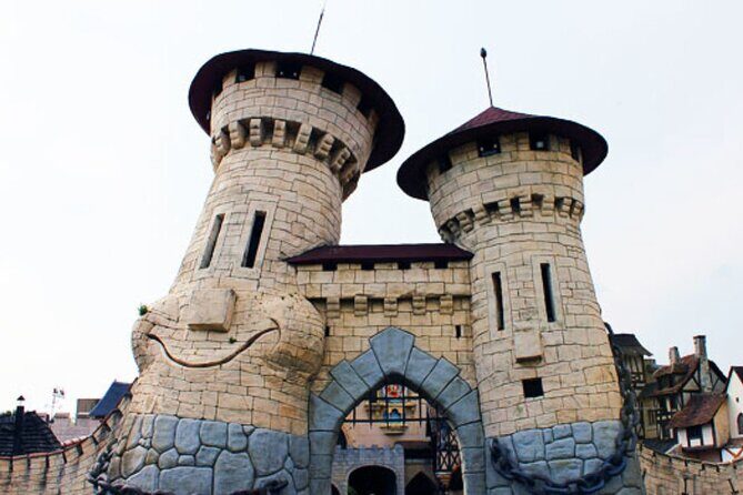 Moulin Rouge Round-Trip Private Transfer from Paris - Cancellation and Flexibility