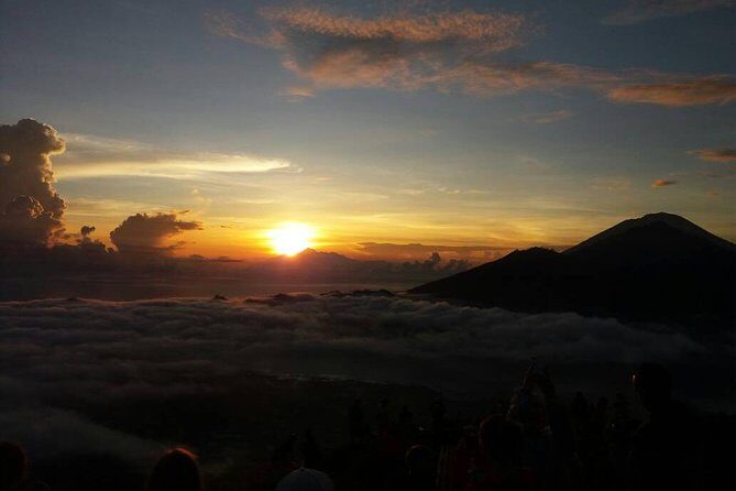 Mount Batur Camping Tour with Sunset and Sunrise Experience - Food and Accommodation — Mountain-Style Comfort