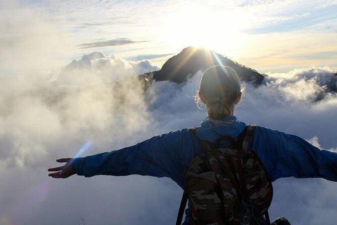 Mount Batur Sunrise Trekking with Natural Hot Spring and Breakfast - What Makes This Tour Stand Out