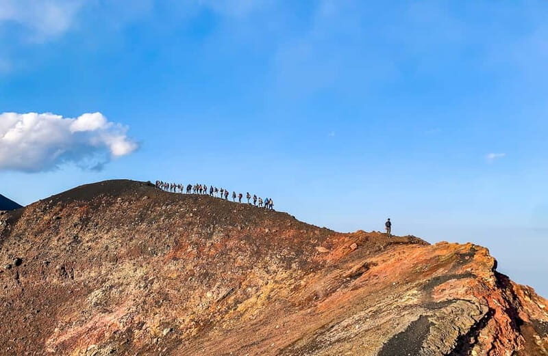 Mount Etna: Trek to 3000m with cable car and jeep - FAQ