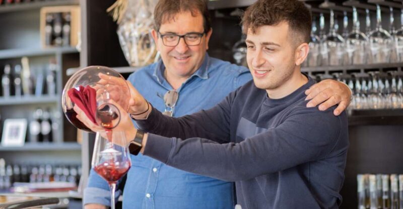 Mount Vesuvius: Vineyard Tour with Wine Tasting and Lunch - Who Should Consider This Experience?