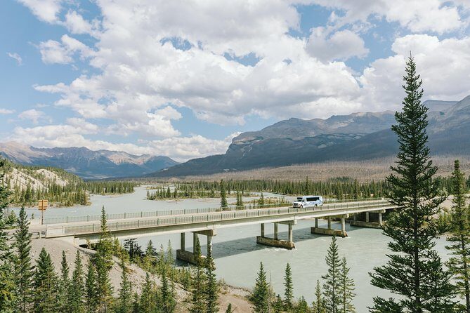 Mountain Lakes and Waterfalls - roundtrip from Banff - FAQs