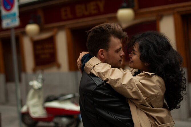 Movie Inspired 30 Minute Private Photoshoot in Madrid - Who Will Love This Tour?