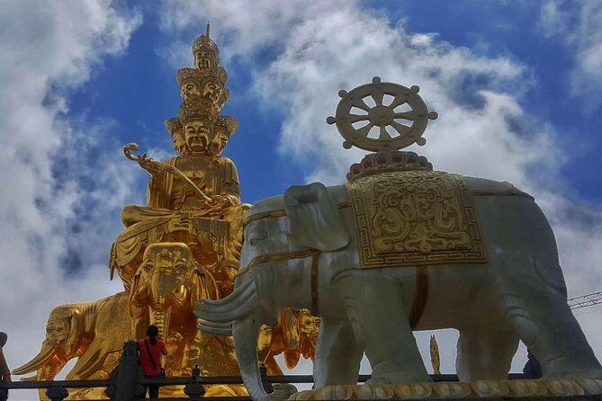 Mt Emei 1 day tour - A Deep Dive into the Mt. Emei 1-Day Tour Experience