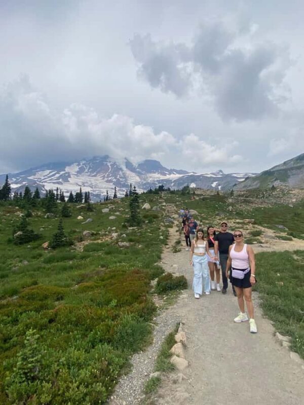 Mt. Rainier Private Group, comfortable SUV - Exploring Mt. Rainier with a Private SUV Tour: A Detailed Review