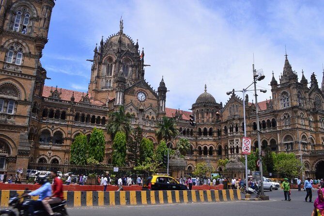 Mumbai Sightseeing with Dharavi Slum - The Sum Up