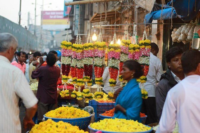 Mumbai: The Spiritual & Colorful Morning Tour with Breakfast - Practical Tips and Insights