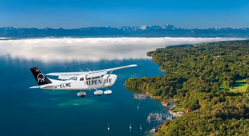 München: Rundflug München, Seen, Schlösser, Alpen abAugsburg - The Aircraft and Safety Standards