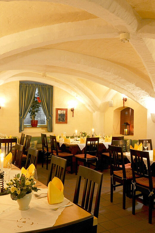 Munich: 3-Hour Culinary Nightwatch Tour - Key Points