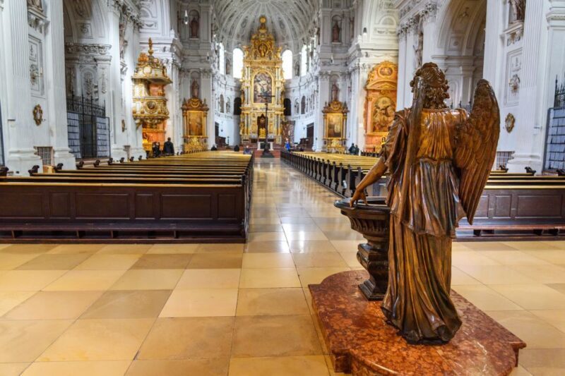 Munich: Alte Pinakothek and Old Town Private Walking Tour - Discovering the Alte Pinakothek