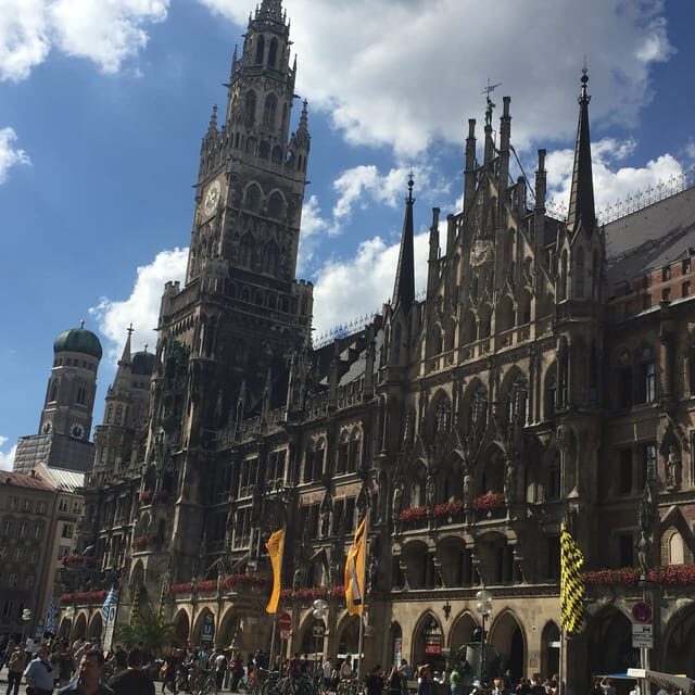 Munich: City Highlights and Beer Garden Walking Tour - Exploring Munich’s Historic Heart