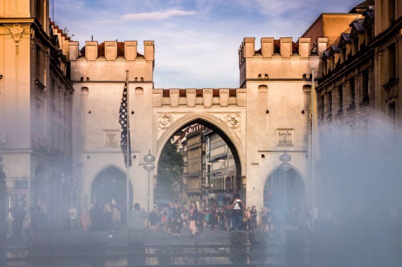 Munich - Illuminati & other Secret Societies, Tour in German - The Role of the Guide: Knowledge & Charisma