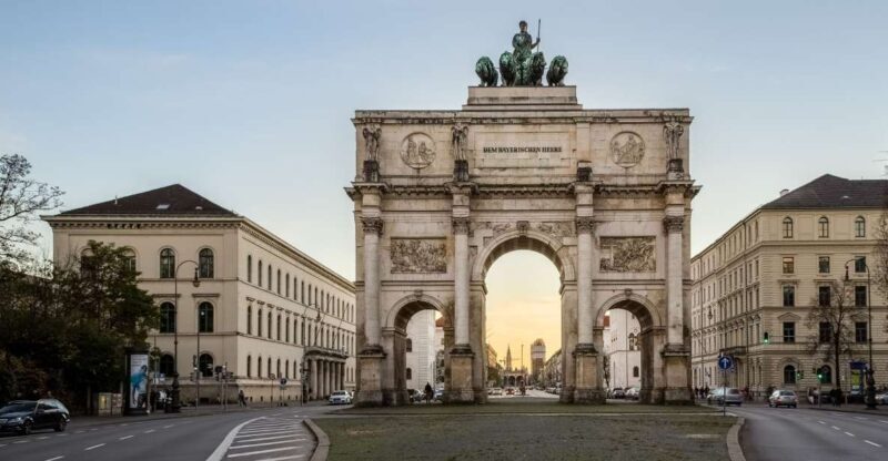Munich : Private Walking Tour with A Guide (Private tour) - How the Tour Works and What to Expect