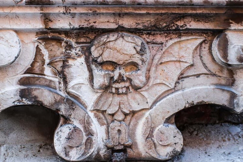 Munich: Raven Black Witches and Executioners Walking Tour - Exploring Munich’s Dark Side: What to Expect