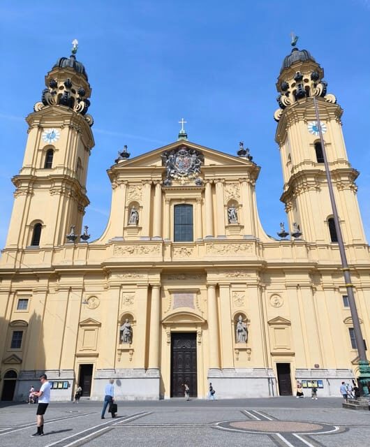 Munich: Walking tour of the old town with all your senses - The Experience: Pros and Cons