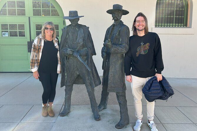 Mural and History Tour - Authenticity and Local Flavor