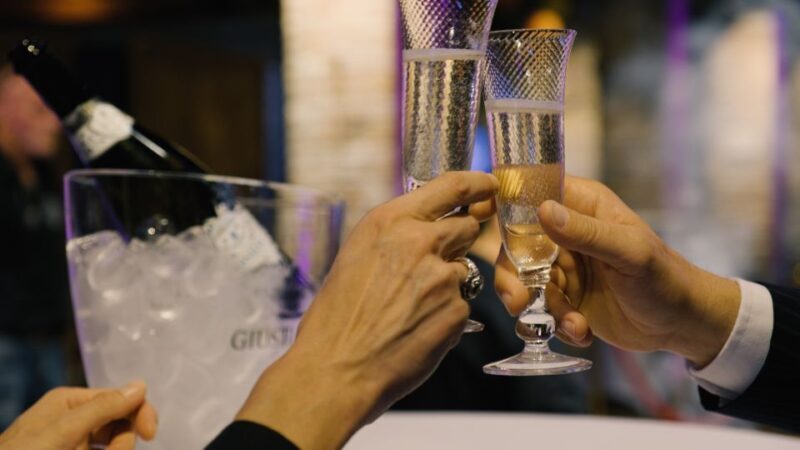 Murano: Glass Blowing Demonstration with Optional Drinks - A Closer Look at the Glass Blowing Demonstration