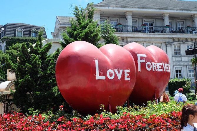 Must see Ba Na Hills and Golden Bridge: Transfer by Private Car - Key Points